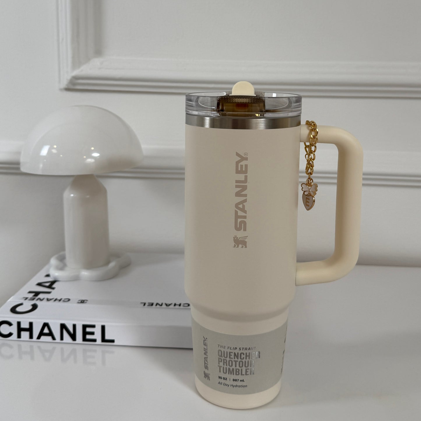 Letra Mariposa Blanca